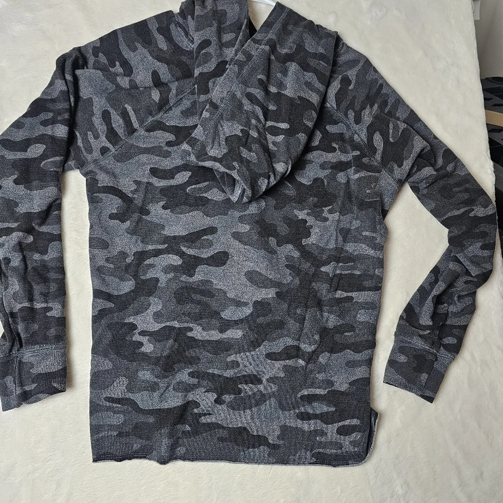 Sundry Camo Hoodie Gray medium Athletic Sweater Pullover - Picture 10 of 11